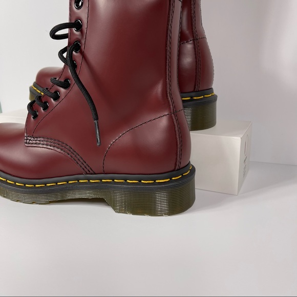 DOC 1460 WOMENS SMOOTH LEATHER LACE UP BOOTS SIZE 5 SLIP RESISTANT RED NEW - Picture 9 of 10